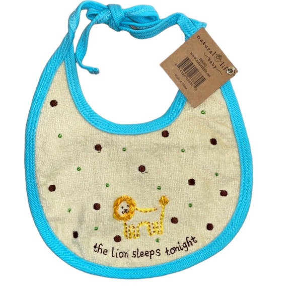 NATURAL LIFE Other - NEW 60’s lyrics “the lion sleeps tonight” baby bib